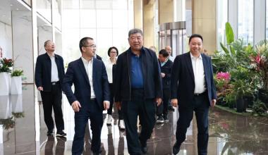 Ο Sun Shaohua, Αντιπρόεδρος της Φιλανθρωπικής Ομοσπονδίας της Κίνας, επισκέπτεται το Tongkun για έρευνα